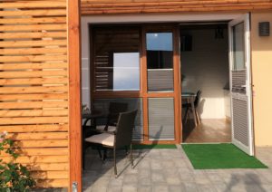 taras zadaszony w apartamencie całorocznym